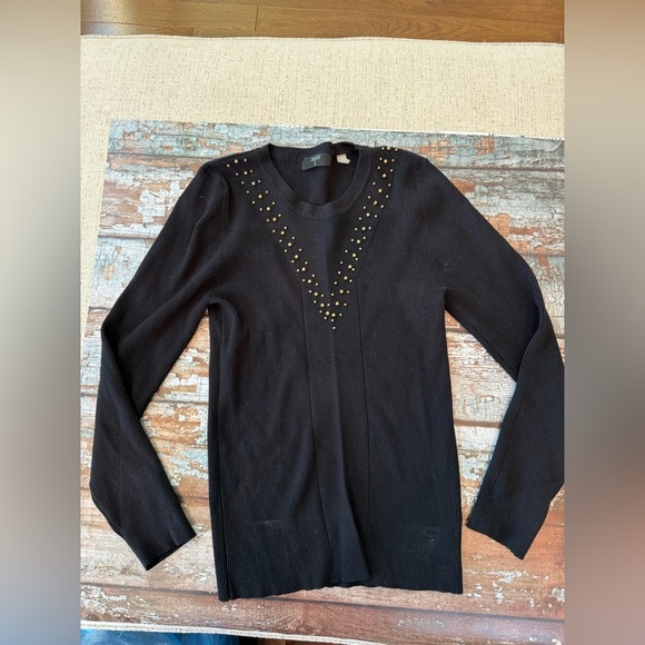 Tahari High Quality Black V-Neck Sweater with Gold Studs - Picture 1 of 5